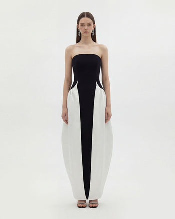 Monochromes trägerloses Maxikleid mit Paneelen und skulpturaler Form - Schwarz