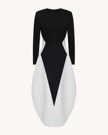 Monochromes Maxikleid im Paneel-Design mit tiefem V-Ausschnitt und langen Ärmeln - Schwarz