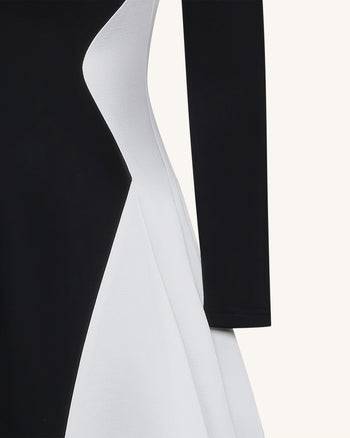 Monochromes Maxikleid im Paneel-Design mit tiefem V-Ausschnitt und langen Ärmeln - Schwarz