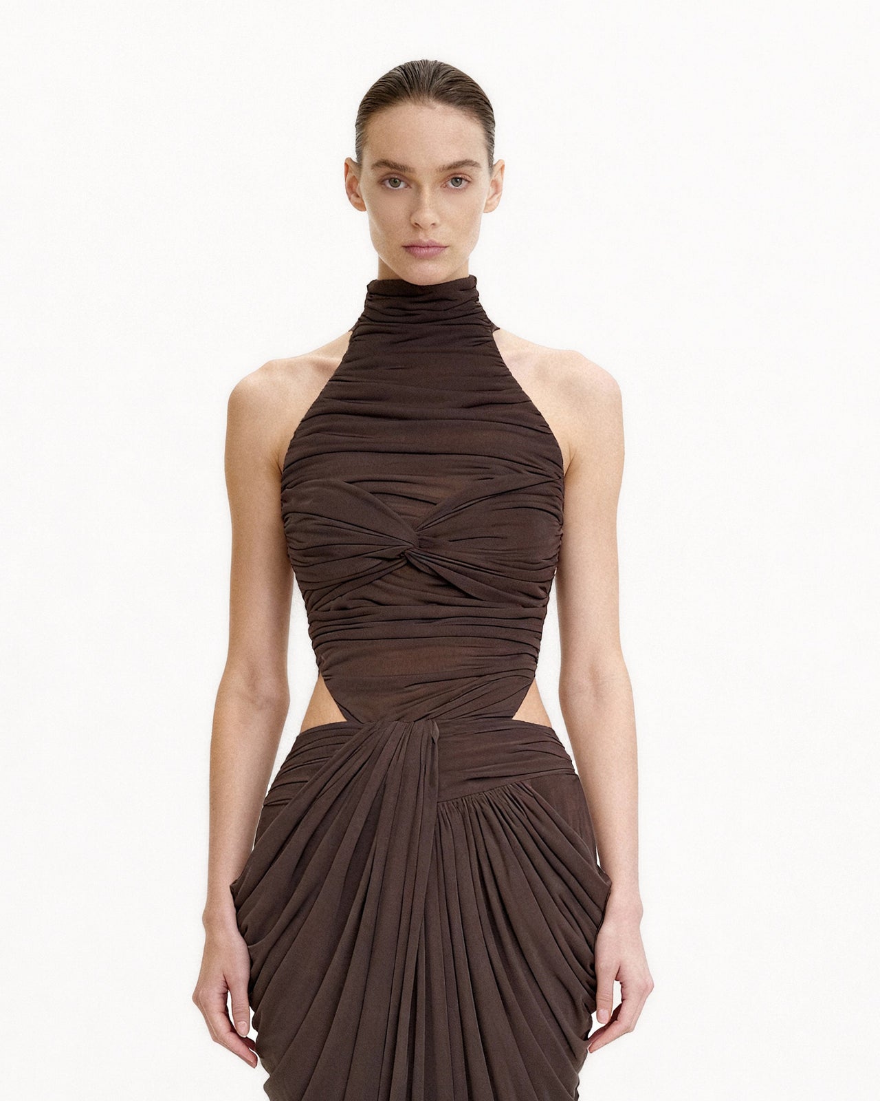 Geraffter Halterneck-Body mit Twist-Detail vorne – Braun