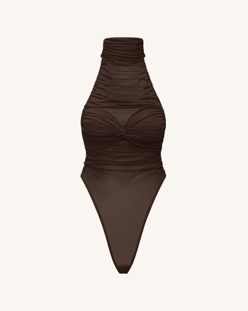 Geraffter Halterneck-Body mit Twist-Detail vorne – Braun