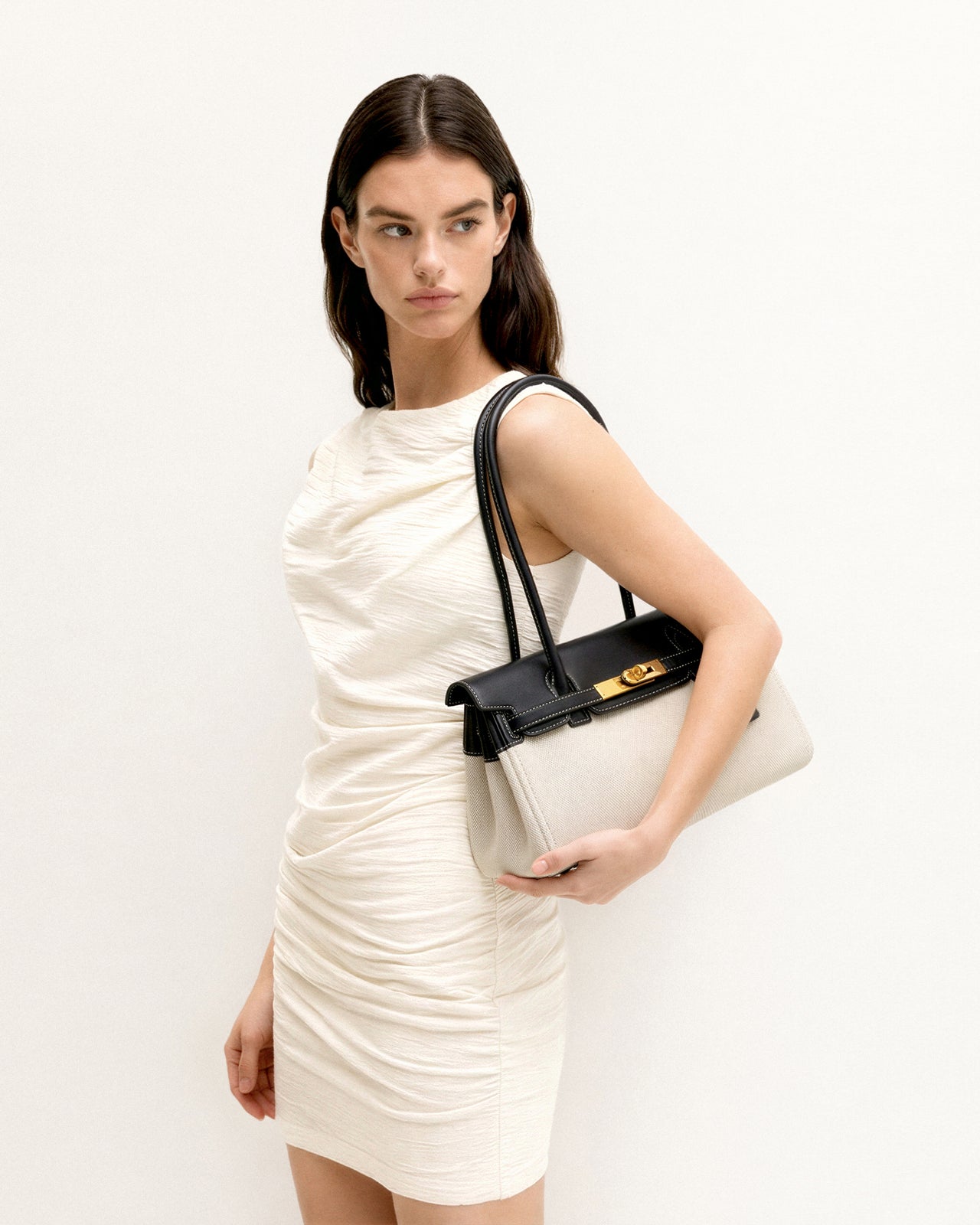 Yara Schultertasche – Schwarzer Canvas