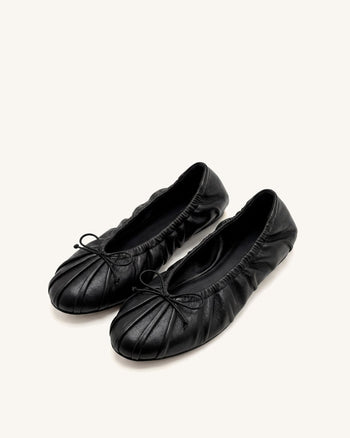 Solenne Ballerinas mit Raffung und Kordelzug – Schwarz
