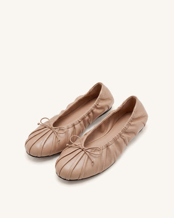 Solenne Ballerinas mit Raffung und Kordelzug – Khaki