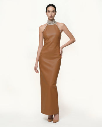 Hochgeschlossenes Neckholder-Maxikleid mit Schmucksteinen - Karamellbraun