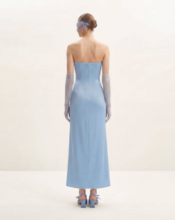 Langes Kleid mit Blumenstickerei - Blau
