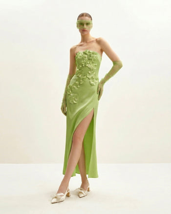 Langes Kleid mit Blumenstickerei - Grün