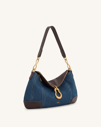 Jayla Schultertasche mit Metallanhänger - Blaues Denim