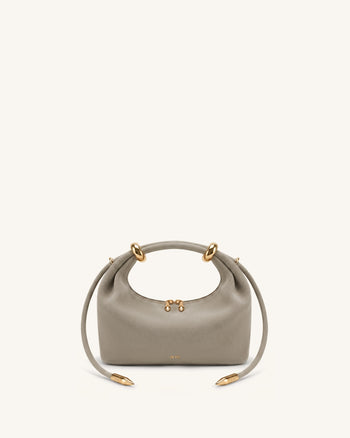 Ellie Henkeltasche aus Wildlederimitat mit Metallring-Verzierung - Grau