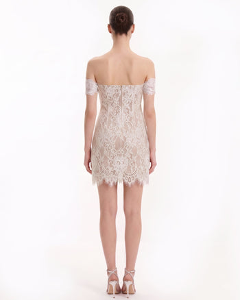 Off-Schulter-Minikleid aus Spitze - Weiß