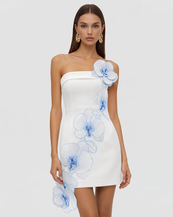Trägerloses Minikleid mit Orchideen-Stickerei und floralen Applikationen – Weiß-Blau