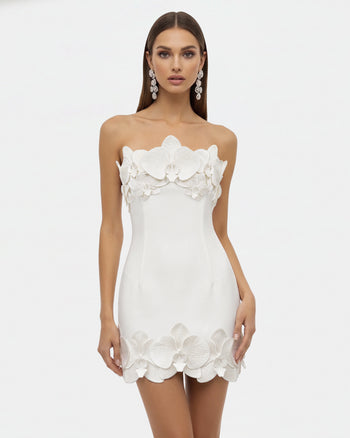 Trägerloses Minikleid mit Orchideen-Besatz – Weiß