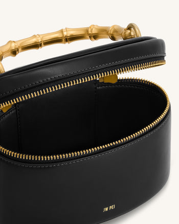 Natalie Handtasche mit geometrischem Metallanhänger - Schwarz