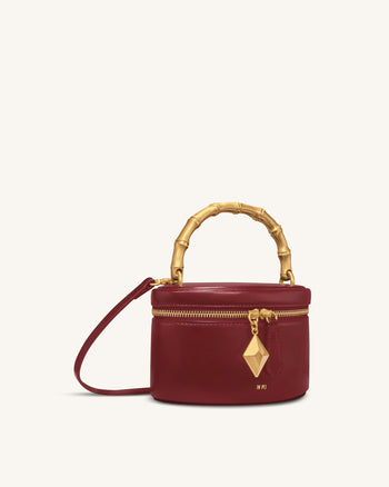 Natalie Henkeltasche mit geometrischem Metallanhänger - Bordeauxrot