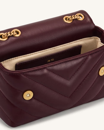 Riley Gesteppte Dackel-Schultertasche mit Überschlag - Deep Burgundy