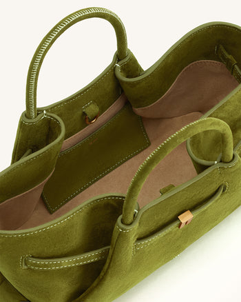 Maeve Tote Bag aus Kunstwildleder mit Dackel-Metallanhänger – Olivgrün