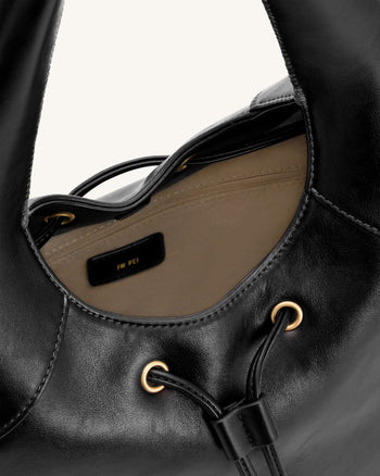 Celandra Hobo-Bag mit Kordelzug – Schwarz