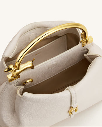Bruna Henkeltasche mit Dackel-Metallgriff - Weiß