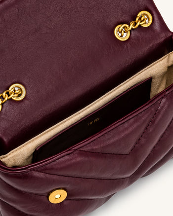 Riley Gesteppte Dackel-Schultertasche mit Überschlag - Deep Burgundy