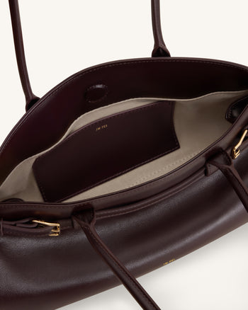 Arden East-West Schultertasche mit Gürteldetail - Dunkelbraun