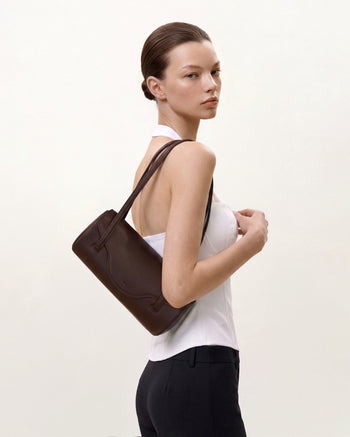 Solenne Barrel-Schultertasche - Dunkelbraun