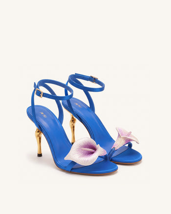 Alivia Calla Lily Sandalen mit goldenem Metallabsatz - Königsblau
