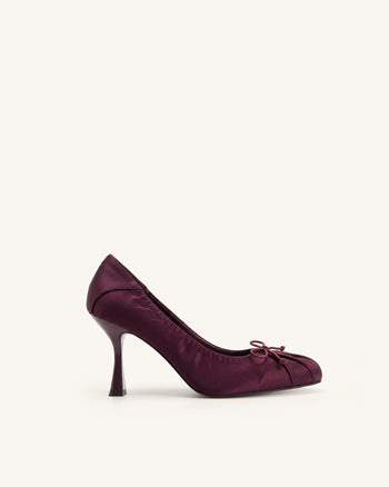 Solenne Geraffte Satin-Pumps mit Schleife – Burgunderrot