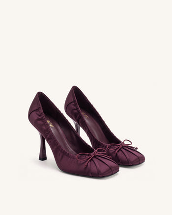 Solenne Geraffte Satin-Pumps mit Schleife – Burgunderrot