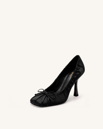 Solenne Gerüschte Pumps mit Satinschleife – Schwarz