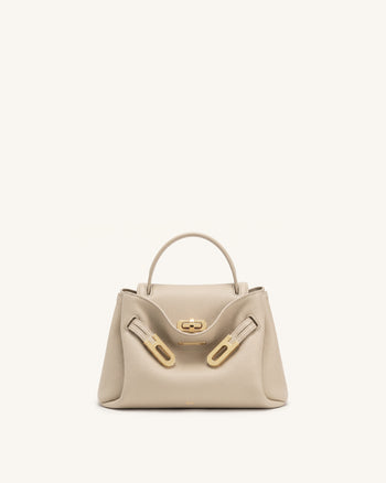 Rhea Kleine genarbte Schultertasche mit Doppelschnalle - Sand