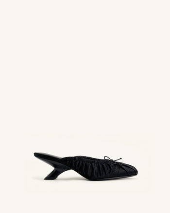 Solenne Geraffte Satin-Mules mit Schleife – Schwarz