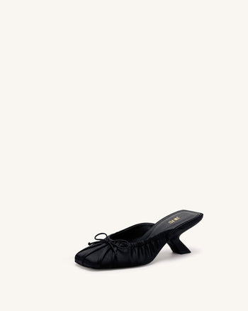 Solenne Geraffte Satin-Mules mit Schleife – Schwarz