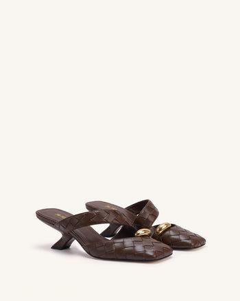 Noemi Gewebte Mules mit Metall-Detail und geschlossener Zehenpartie – Dunkelbraun