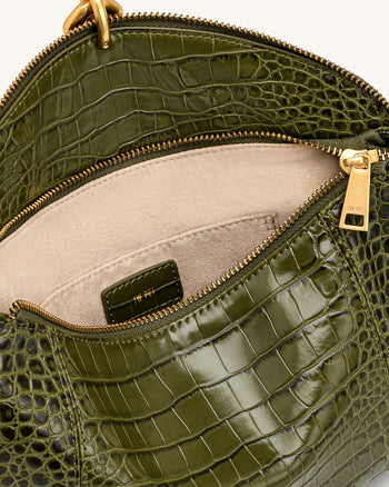 Jayla Schultertasche mit Metallanhänger-Verzierung - Grüne Krokoprägung