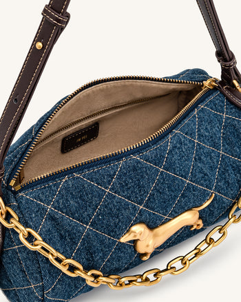 Lucienne Gesteppte Dackel-Schultertasche mit Kette - Blue Denim