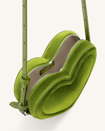 Arlene Herzförmige Tasche aus Samt – Grün