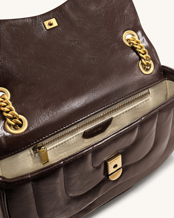 Tina Gesteppt-Umhängetasche mit Kette – Dunkelweinbraun