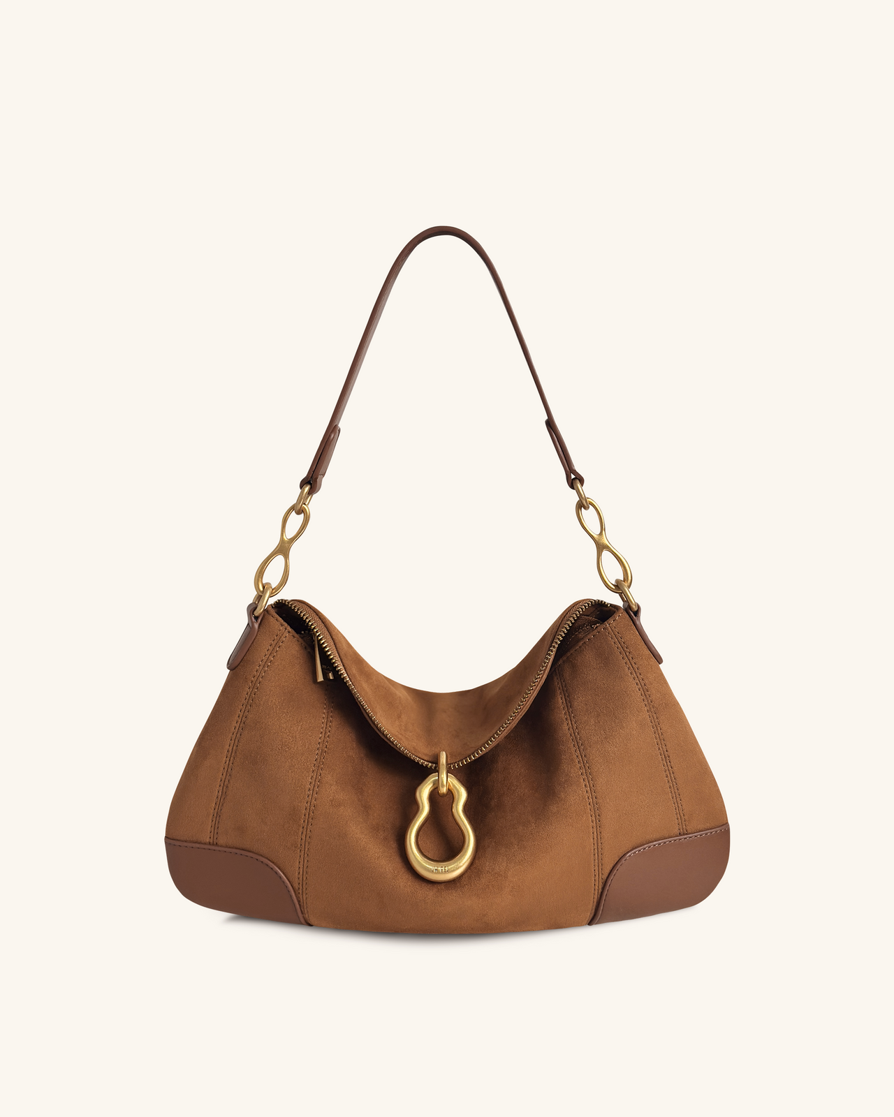 Jayla Schultertasche aus Kunstwildleder mit Metallanhänger – Braun