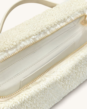 Thea Handtasche aus Kunstfell – Creme