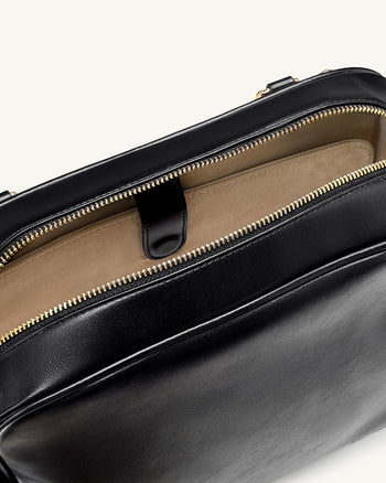 Callie Schultertasche mit Stoßzahn-Detail - Schwarz