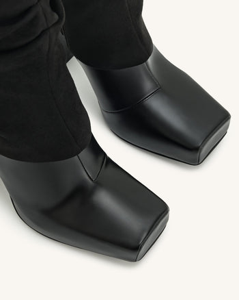 Reyna Quadratische Zehenplattform-Strickstiefel - Schwarz