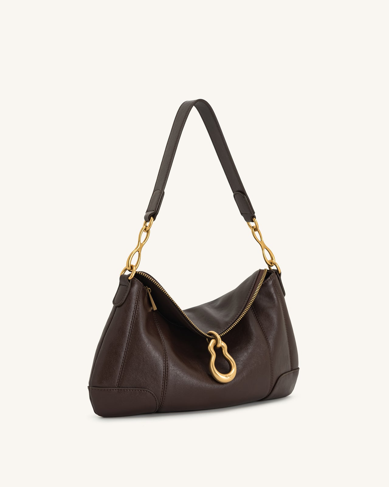 Jayla Schultertasche mit Metallanhänger-Verzierung – Dunkelbraun