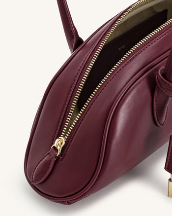 Zora Schultertasche - Tiefes Bordeauxrot