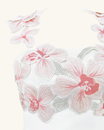 Blumenbesticktes Kleid - Weiß/Rosa