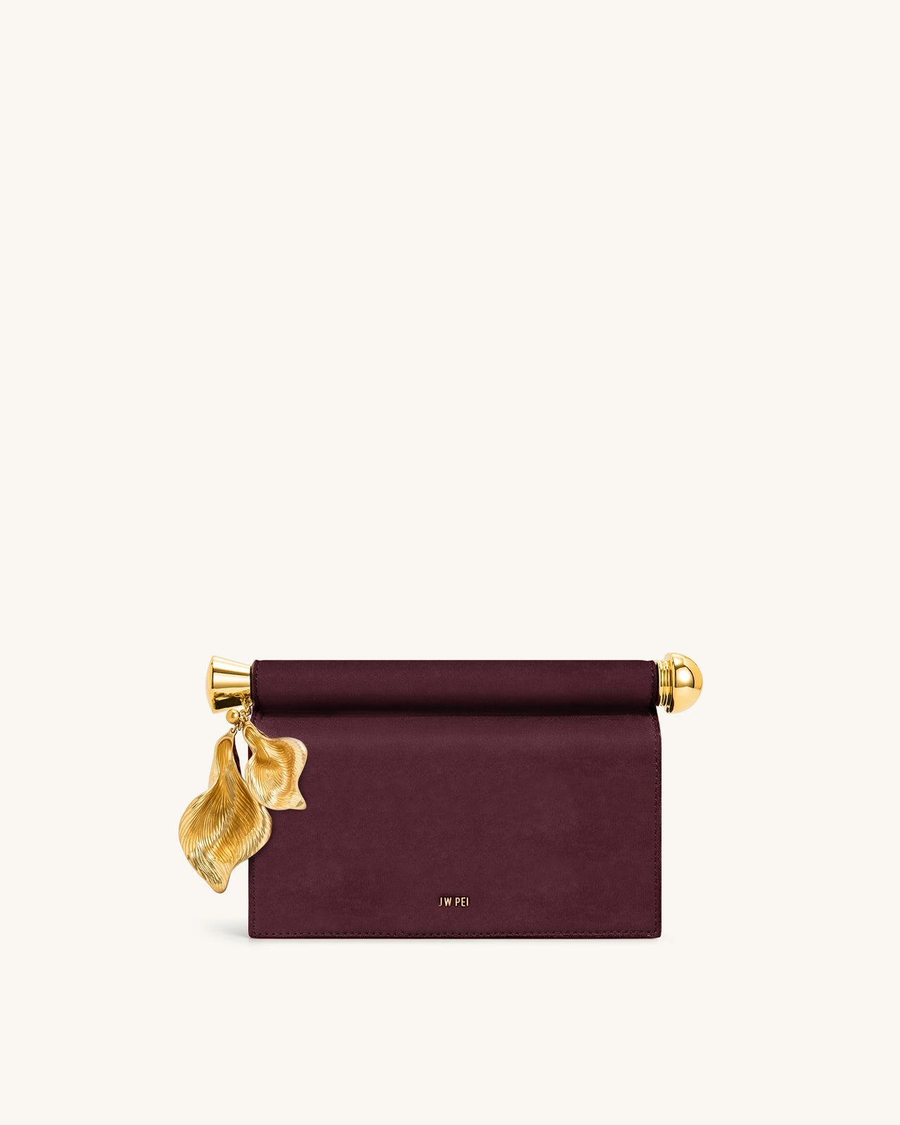 Holly Clutch aus Kunstwildleder mit Metallanhänger - Rötlich Braun
