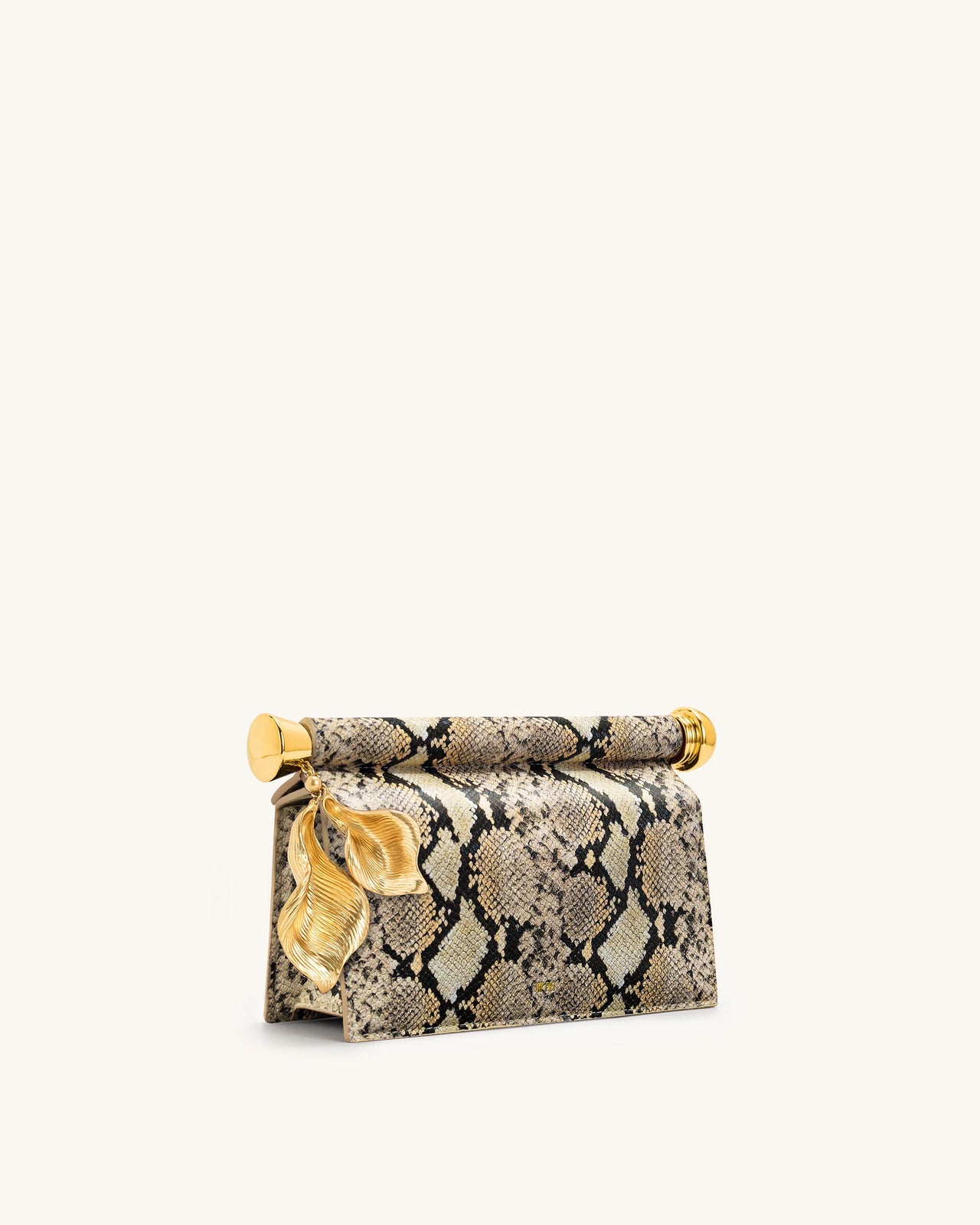 Holly Schlangenhaut-Clutch mit Metallanhänger – Apricot