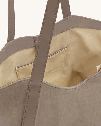 Kiana Große Tragetasche aus Kunstwildleder – Taupe