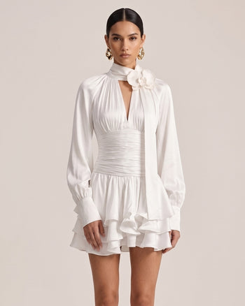 Langärmeliges Minikleid mit Orchideen-Verzierung und Keyhole-Ausschnitt - Creme