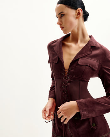 Mini-Kleid mit Korsett-Jacke aus Kunstwildleder - Dunkelrot