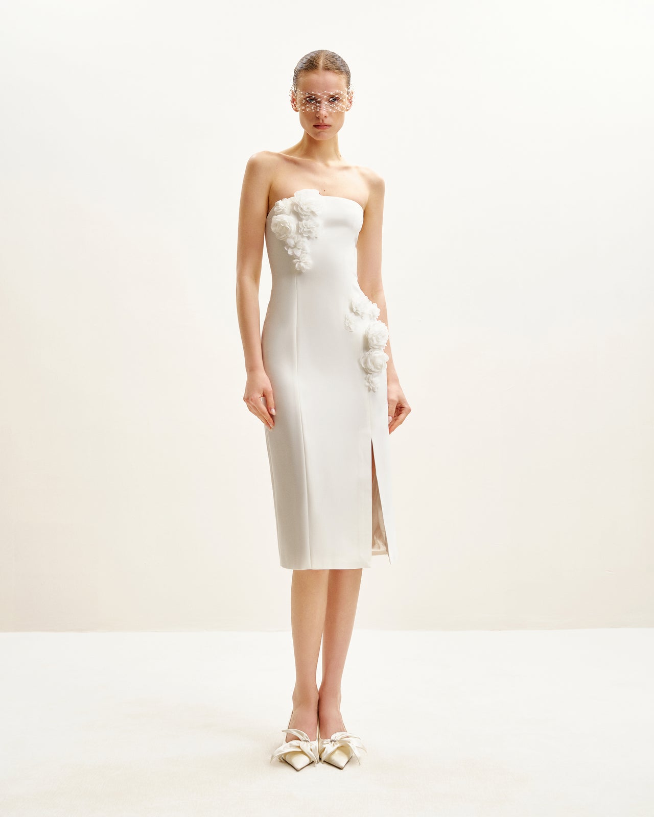 Petal Perfection Cocktailkleid - Weiß